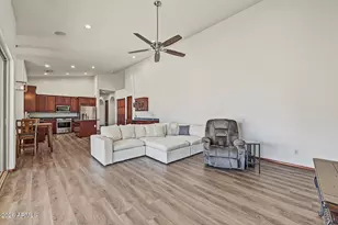 1744 E Country Ln, Gilbert, AZ 85298 - Photo 11
