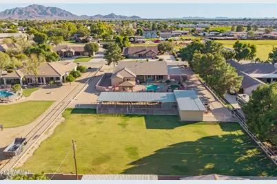 1744 E Country Lane, Gilbert, AZ 85298 - Photo 47