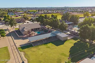 1744 E Country Ln, Gilbert, AZ 85298 - Photo 43