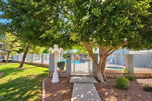 860 N McQueen Rd, Chandler, AZ 85225 - Photo 17