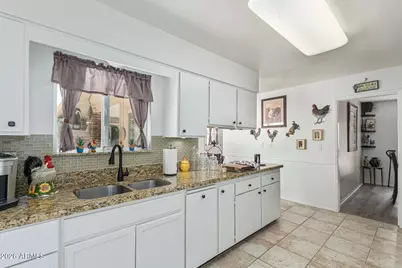 10776 W Cinnebar Avenue, Sun City, AZ 85351 - Photo 13