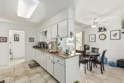 10776 W Cinnebar Avenue, Sun City, AZ 85351 - Photo 15