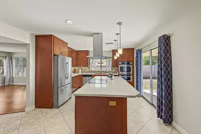 9758 N 68th Lane, Peoria, AZ 85345 - Photo 5