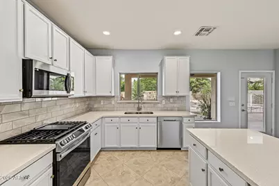 1124 E San Carlos Way, Chandler, AZ 85249 - Photo 21