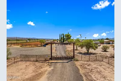 37505 S Camino Blanco Road, Wickenburg, AZ 85390 - Photo 3