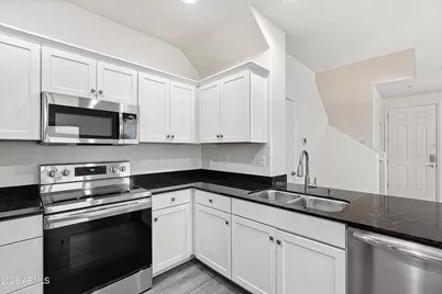 2437 N 73rd Drive, Phoenix, AZ 85035 - Photo 11