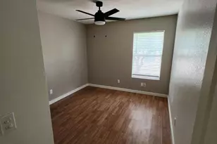 3525 E Wickieup Ln, Phoenix, AZ 85050 - Photo 17
