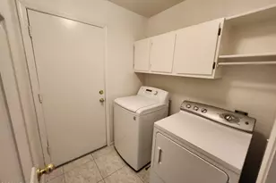 3525 E Wickieup Ln, Phoenix, AZ 85050 - Photo 23
