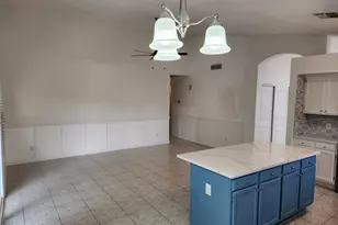 3525 E Wickieup Ln, Phoenix, AZ 85050 - Photo 7
