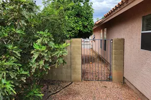 3525 E Wickieup Ln, Phoenix, AZ 85050 - Photo 27
