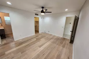 3525 E Wickieup Ln, Phoenix, AZ 85050 - Photo 11