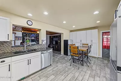 2212 N 47th Drive, Phoenix, AZ 85035 - Photo 15