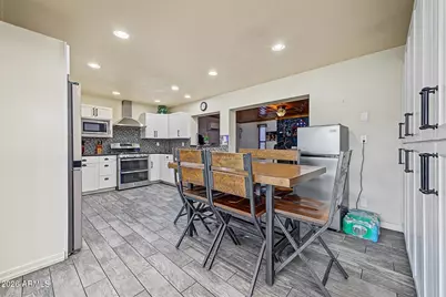 2212 N 47th Drive, Phoenix, AZ 85035 - Photo 11