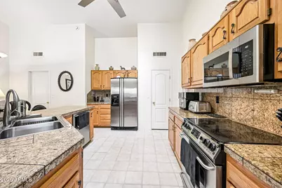 2307 E Taxidea Way, Phoenix, AZ 85048 - Photo 13