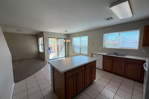 2881 E Cherry Hills Dr, Chandler, AZ 85249 - Photo 7