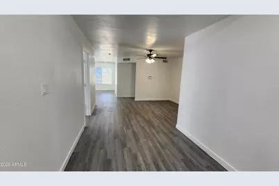 8926 N 55th Avenue, Glendale, AZ 85302 - Photo 3
