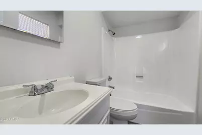 8926 N 55th Avenue, Glendale, AZ 85302 - Photo 9