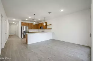 7813 N 80th Ave, Glendale, AZ 85303 - Photo 9