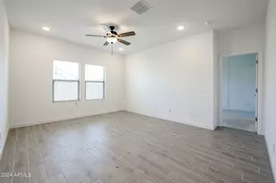 7813 N 80th Ave, Glendale, AZ 85303 - Photo 13