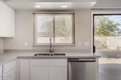 3220 W Grovers Avenue, Phoenix, AZ 85053 - Photo 15