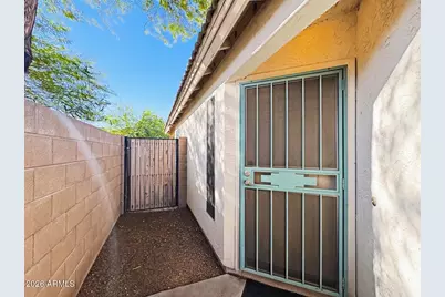 3211 E Kristal Way, Phoenix, AZ 85050 - Photo 3