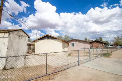 318 W Phoenix Avenue, Eloy, AZ 85131 - Photo 1