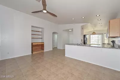 18084 N Coyote Lakes Parkway, Surprise, AZ 85378 - Photo 7
