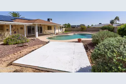 9739 W Riviera Drive, Sun City, AZ 85351 - Photo 21