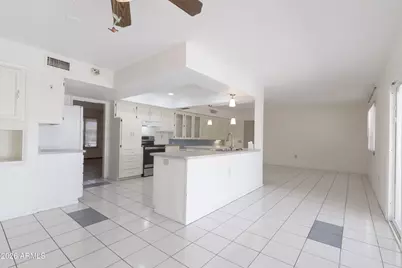9739 W Riviera Drive, Sun City, AZ 85351 - Photo 7