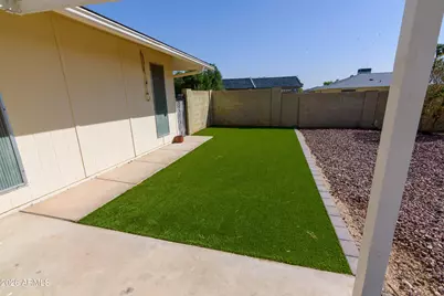 9739 W Riviera Drive, Sun City, AZ 85351 - Photo 25