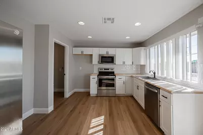 715 W Renee Drive, Phoenix, AZ 85027 - Photo 11