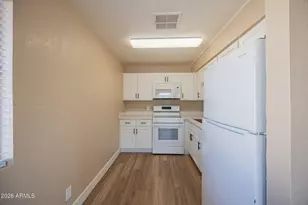338 E Vogel Ave, Phoenix, AZ 85020 - Photo 7