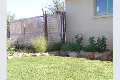 275 E Old Church Road, Huachuca City, AZ 85616 - Photo 11