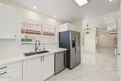 7525 W Kerry Lane, Glendale, AZ 85308 - Photo 11