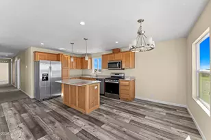 25417 W Opportunity Wy, Morristown, AZ 85342 - Photo 7