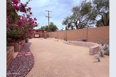 8413 E Bonnie Rose Avenue, Scottsdale, AZ 85250 - Photo 13