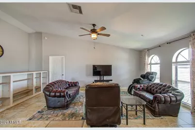 213 E Elm Lane, Avondale, AZ 85323 - Photo 5