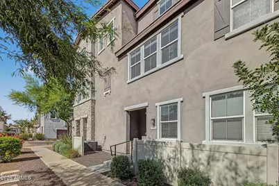 2211 E Hidalgo Avenue, Phoenix, AZ 85040 - Photo 1