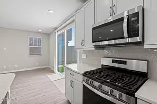 21047 N 58th Way, Phoenix, AZ 85024 - Photo 13