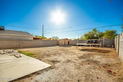 914 S 30th Drive, Phoenix, AZ 85009 - Photo 23