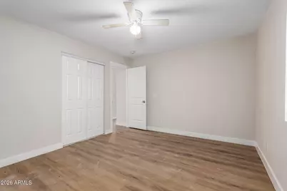 914 S 30th Drive, Phoenix, AZ 85009 - Photo 15
