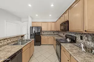 1807 E Dunbar Dr, Phoenix, AZ 85042 - Photo 11