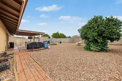 1642 W Kristal Way, Phoenix, AZ 85027 - Photo 23