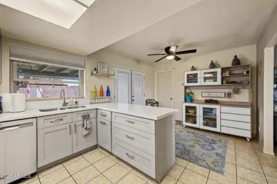 1642 W Kristal Way, Phoenix, AZ 85027 - Photo 9