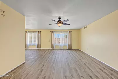 15208 N Lakeforest Drive, Sun City, AZ 85351 - Photo 5