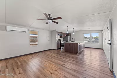 21199 W Escapee Way, Congress, AZ 85332 - Photo 3