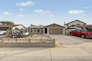 6827 W Holly St, Phoenix, AZ 85035 - Photo 1