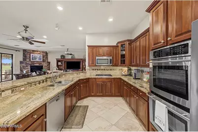 14295 W Cambridge Avenue, Goodyear, AZ 85395 - Photo 7
