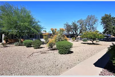 10005 W Hutton Drive, Sun City, AZ 85351 - Photo 3