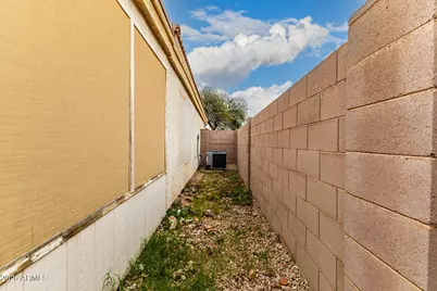 11340 W Madisen Ellise Drive, Surprise, AZ 85378 - Photo 17